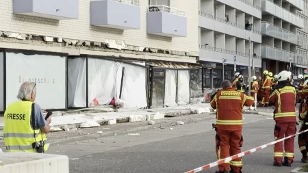 Obrušila se nadstrešnica od 40 metara na šetalištu u Nemačkoj (VIDEO)