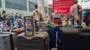 Skandal na graničnom prelazu: Žena iz Švajcarske zaustavljena sa 55 kofera – carinici nisu mogli da veruju šta vide