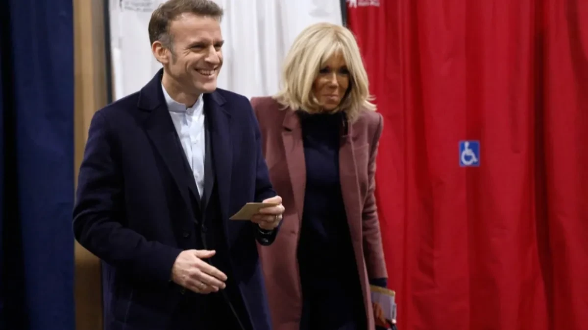 „Tramp me je lično zvao“: Američka novinarka iznela šokantne tvrdnje o Makronu i Brižit
