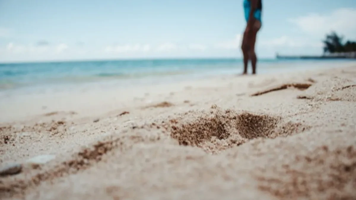 Opušteno je šetala plažom kada je propala u živi pesak: Agonija je trajala satima, proživljavala je noćnu moru
