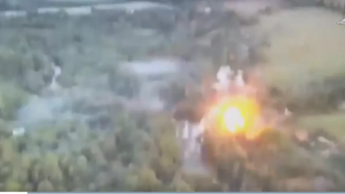 "Kao da je vulkan eruptirao ispod grada" Ruske FAB bombe sravnile vojne ciljeve kod Harkova, nebo gorelo satima (VIDEO)