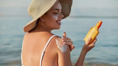 Najveća SPF greška koju svi prave: Zaboravljate deo tela koji je najosetljiviji