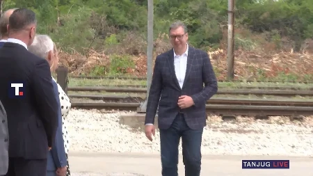 Predsednik Vučić obilazi Jedinstveni dispečerski centar 