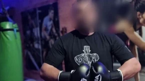 Pokušao da ubije roditelje pa se predao policiji! Meštani tvrde da je ostavljao uznemirujuće poruke pred pucnjavu