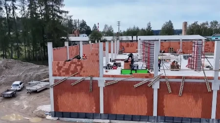 Ovaj robot zida brže od ekipe majstora i radi po lošem vremenu (VIDEO)