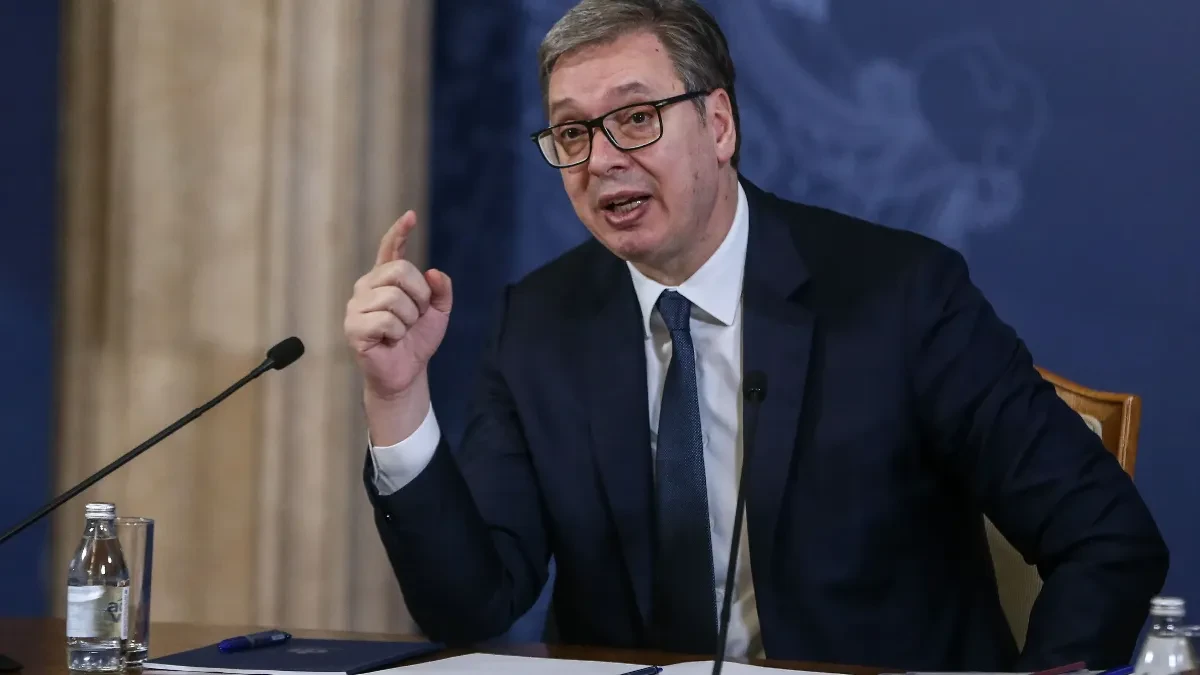 Vučić: Rade malo ili nimalo, kriju se iza naše dece