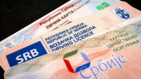 MUP upozorava - građanima stižu lažne poruke koje se tiču zdravstvenih kartica (FOTO)