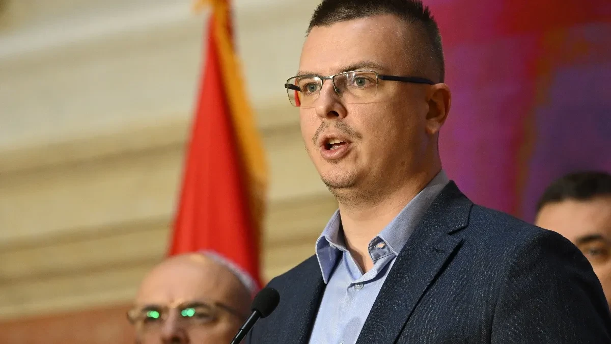 Parandiloviću i Ninkoviću mera udaljenja sa sednice zbog kršenja Poslovnika