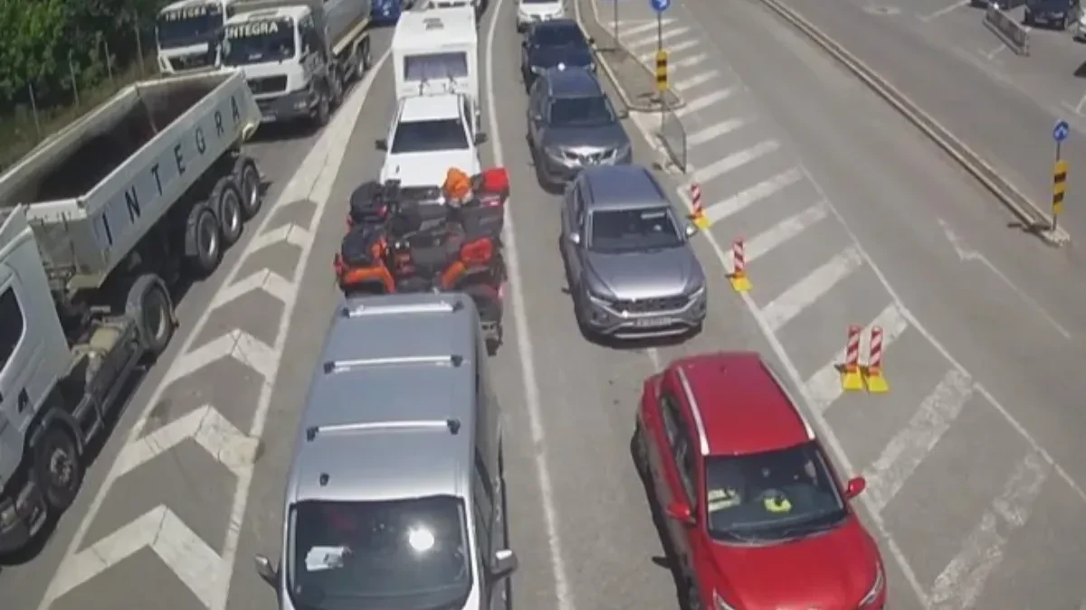 "Tretiraju nas kao stoku!" Srbi pobesneli zbog nove metode ulaska u EU, prže se na suncu satima!