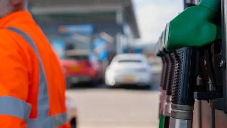 Dok Tramp i Iran pregovaraju, jedna država kontroliše buduće cene nafte