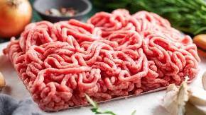 Kupili ste mleveno meso? Jedan detalj može da otkrije opasnost, većina ga ne primećuje!
