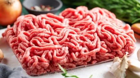 Kupili ste mleveno meso? Jedan detalj može da otkrije opasnost, većina ga ne primećuje!