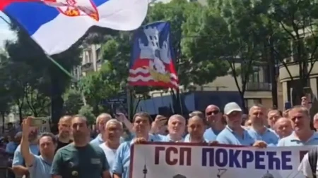Predsednik juče izašao pred demonstrante ispred Predsedništva: Vučić primio zahteve radnika GSP-a