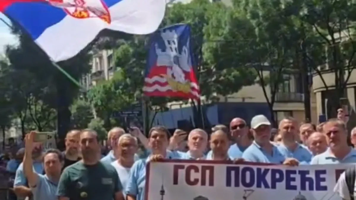 Predsednik juče izašao pred demonstrante ispred Predsedništva: Vučić primio zahteve radnika GSP-a