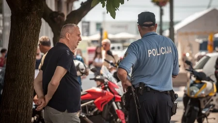 Mnogi Srbi ovo rade na putu ka moru, a kazne u Hrvatskoj idu i preko 2.000 evra