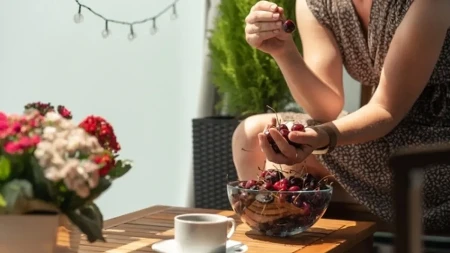 Da li smemo da pijemo vodu posle trešanja? Stručnjaci konačno rešili dilemu koja se prenosi generacijama