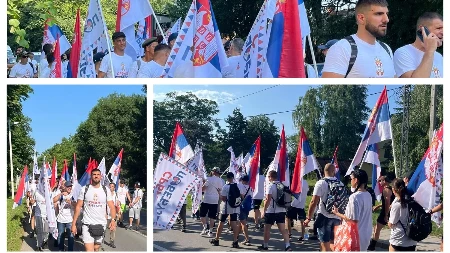 Novosađani krenuli peške za Beograd: Odjekuju snažne patriotske poruke (Foto/video)