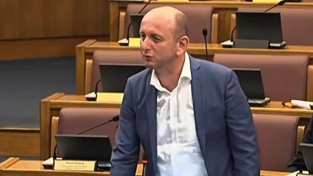 Očekujem da srpski ministri smene Ranka Krivokapića, ako ne mogu neka napuste vladu! Jasna poruka Milana Kneževića