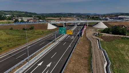 Veličanstvene slike iz srca Srbije: Ovako izgleda moderna deonica Moravskog koridora koja se danas pušta u saobraćaj - put koji će spojiti preko pola miliona ljudi 