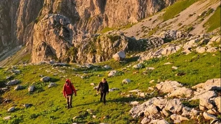 Nezapamćena bahatost na Prokletijama: Poljaci rekli da su zaglavljeni u steni i zvali pomoć, spasioci krenuli po jako lošim uslovima i zatekli ih na - livadi