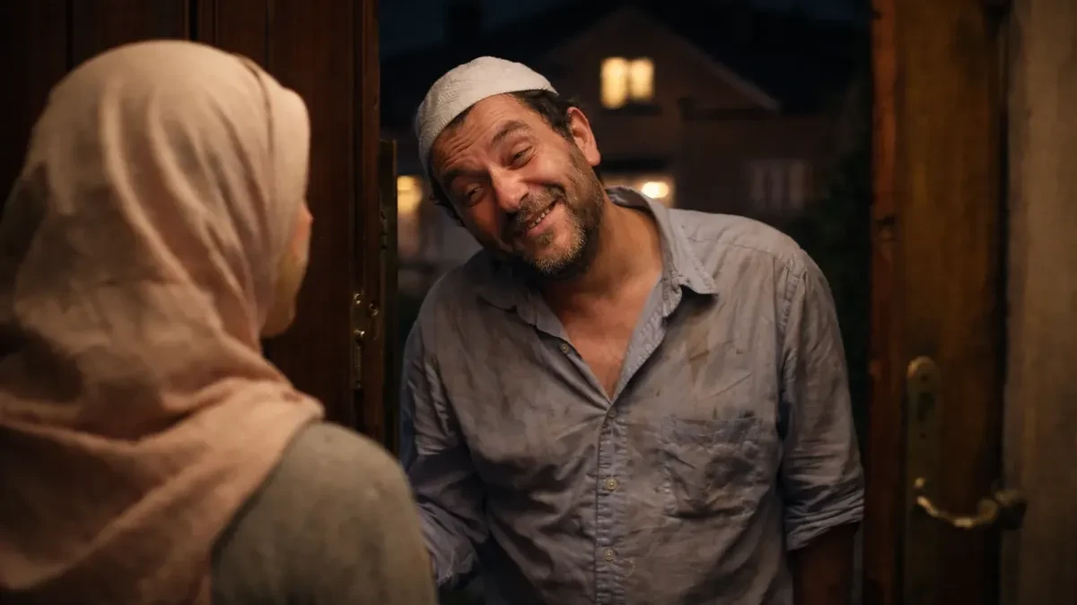 Vic dana: Mujo sedi u kafiću, zove ga Fata i dere se...