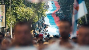 Kadrovi od kojih zastaje dah! Najveća srpska zastava snimljena iz vazduha