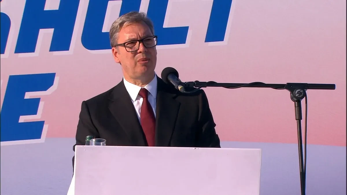 Vučić: Veliko povećanje penzija i pre januara, u ponedeljak novi plan