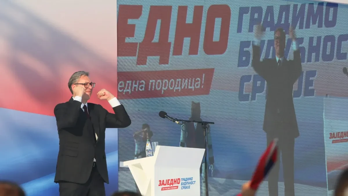 "Plate 1.400 evra, penzije 650 evra!" Vučić potvrdio plan da se pomogne najsiromašnijim građanima