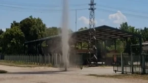 "Prašinski đavo" snimljen u Vojvodini: Jeziva scena, ljudi šokirani zbog džinovskog vrtloga