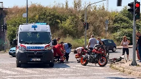 Težak udes kod Plavog mosta u Čačku: Automobil oborio biciklistu na semaforu, povređeni hitno prevezen u Urgentni centar