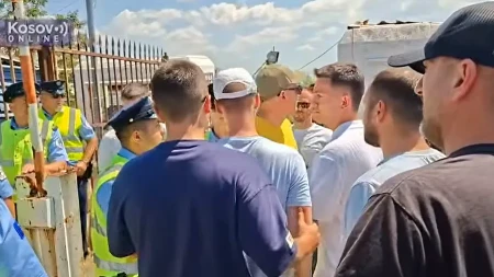 Kurtijeva policija maltretirala Srbe na Gazimestanu: Srbe držali u obruču na visokoj temperaturi, pravili špalire i odgurivali ljude