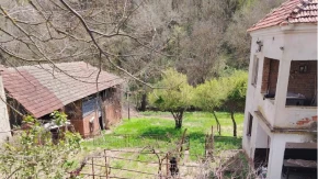 Kuća uz reku i 4,52 hektara zemlje za samo 33.000 evra: Idealna za turizam, ribnjak ili farmu