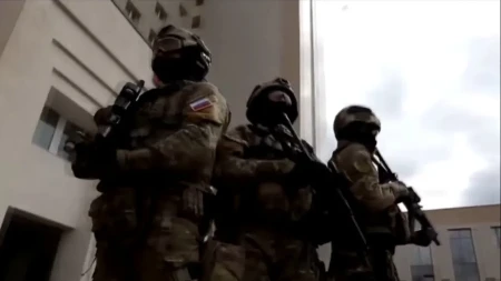 Putin šalje "male zelene ljude" na NATO! Poljski obaveštajci otkrili tajni plan Moskve