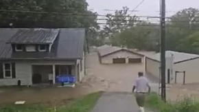 Hitno proglašeno vanredno stanje, ima mrtvih: Jezivi snimci stižu iz Amerike (VIDEO)