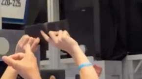 Jedan navijač je izgubio novčanik, a onda se dogdila scena koja je ostavila svet bez teksta (VIDEO)
