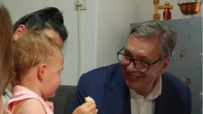 "Meni suze idu" Vučić objavio snimak sa porodicom Veljković i poslao snažnu poruku: "Svi smo jedna porodica - Srbija!"