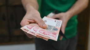 Doneta je odluka, stiže novac: Evo ko će uskoro dobiti dodatnih 5.000 dinara