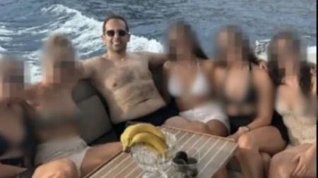Naš pevač na jahti sa pet žena, a od trudne supruge ni traga ni glasa: "Oprosti mi!"