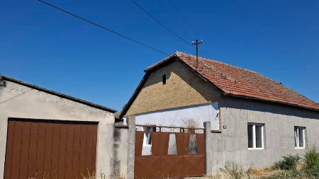 Veliko domaćinstvo nadomak Tise za 25.000 evra: Uz malo ulaganja može biti pravi dom