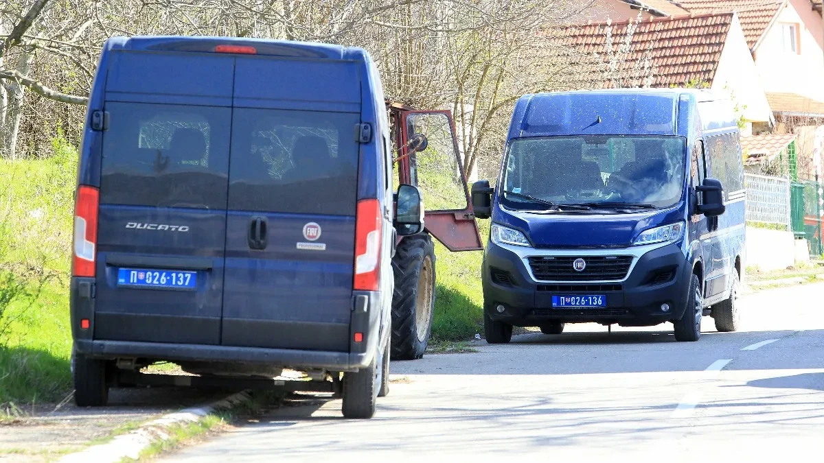 Potera na granici sa Bugarskom: Krijumčari ostavili 32 migranta pored puta i pobegli u šumu, policija na nogama
