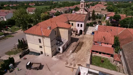 Od ruiniranog objekta do savremene škole za ponos: Zidovi ove ustanove u selu Gajdobra stari su 120 godina, država ulaže preko 700 miliona