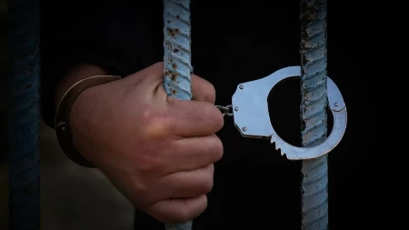  Povećana kazna zatvora! Očuh obljubio maloletnu pastorku  