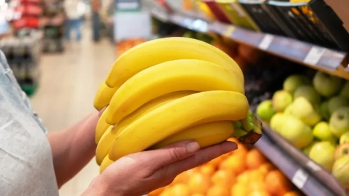 Svi pogrešno čuvamo banane: Jednostavan trik ih čuva svežim i do nedelju dana duže!