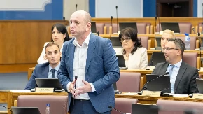 "Skakao je i treskao rukama za stolom kao da ga je struja ubila!" Knežević potpuno ogolio Spajića! 