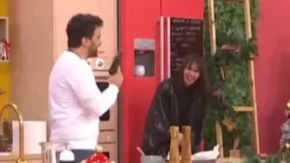 Upao na televiziju, pa usred emisije repetirao pištolj! Voditeljka zanemela, ovo se do sada nije desilo!