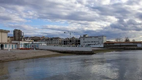 Plaža u kom muškarce i žene razdvaja zid je najčudnija u Evropi: Lokalci je obožavaju, a turisti povremeno naprave haos 