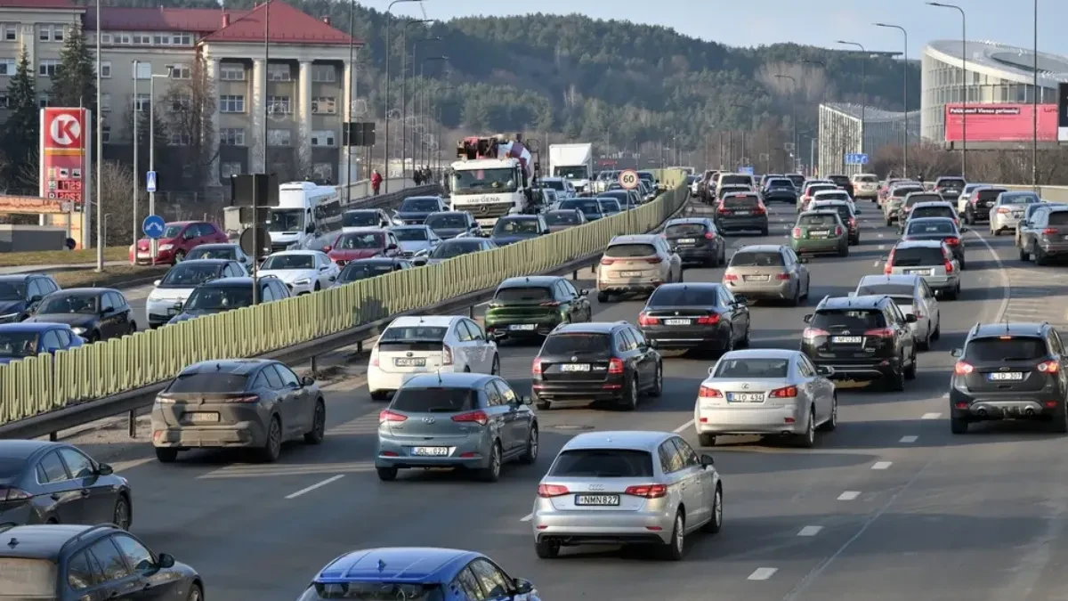 Mnogi vozači se pokaju zbog ove boje auta: Deluje moćno, ali se prlja brže nego što mislite