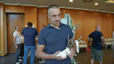 Pratio ga tri godine, a onda ga dočekao u zoru: Nikola odstrelio srndaća kapitalca i ušao u zlatnu kategoriju
