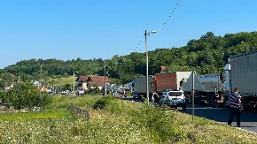 Sudarila se dva kamiona kod Iriga!  Jedan se zapalio, sumnja se da ima poginulih