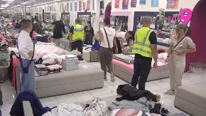 Rat u Eliti: Bora Santana napravio lom u Beloj kući, Boginji uništio krevet i izgovorio jezive reči za njene pokojne roditelje!